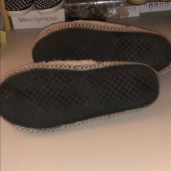 Cute Pair Of Muk Luks A La’Mode Sz 9 - Picture 4 of 4